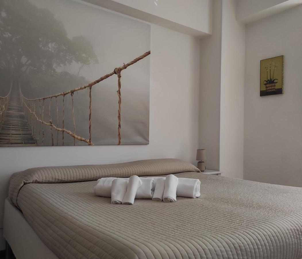 Monolocali Da Vinci Hotel Falconara Marittima Eksteriør billede