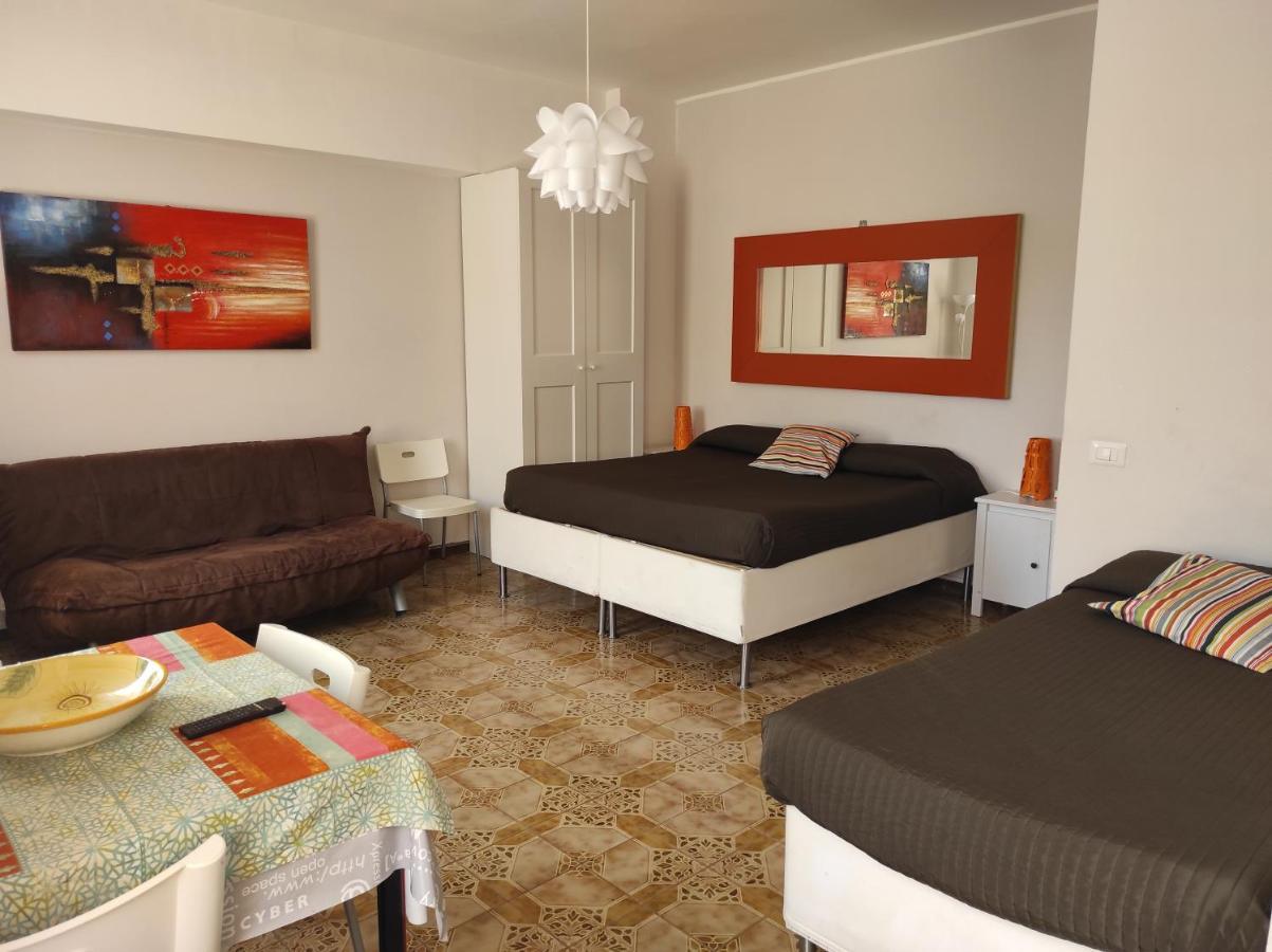 Monolocali Da Vinci Hotel Falconara Marittima Eksteriør billede