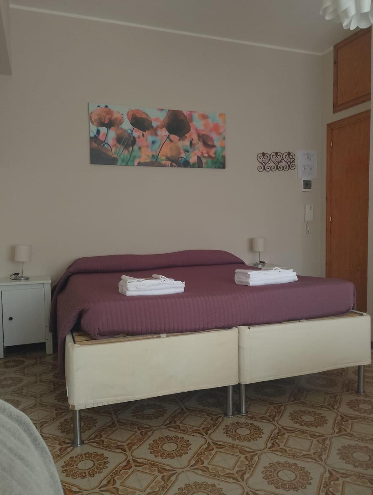 Monolocali Da Vinci Hotel Falconara Marittima Eksteriør billede