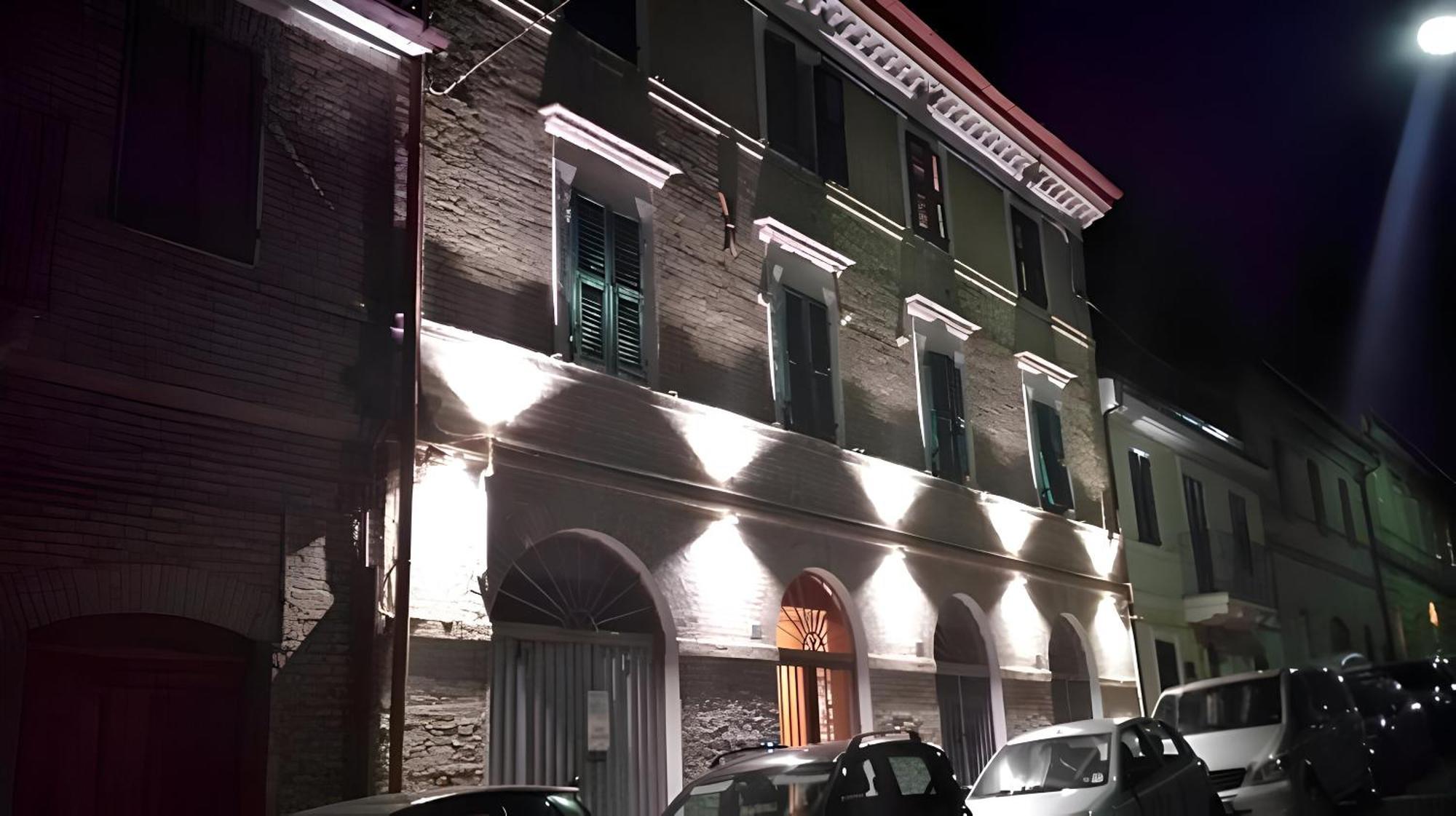 Monolocali Da Vinci Hotel Falconara Marittima Eksteriør billede