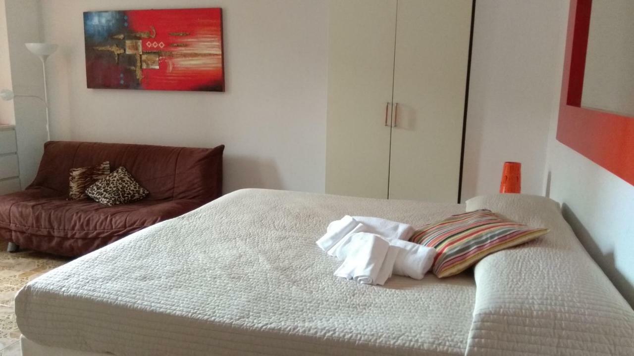 Monolocali Da Vinci Hotel Falconara Marittima Eksteriør billede